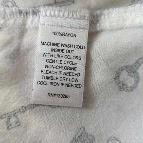 Per Se Blouse Key Print White Black Long Roll Sleeve Button Woman's‎ Size Medium - Picture 10 of 11